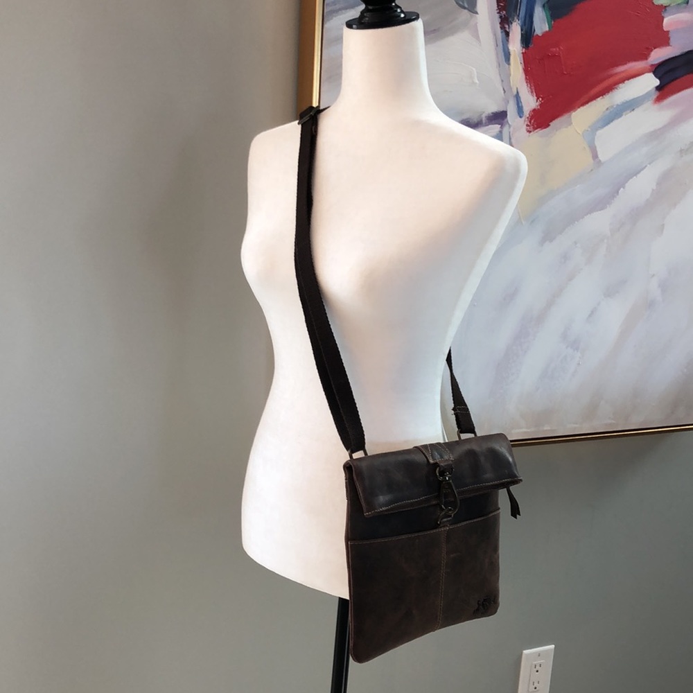 NWOT leather messenger bag